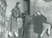 [Billede: Christine fotograferer kvinde. Motivbillede, sort-hvid] Christine i sin oprindelige profession som fotograf. Her med Miss Danmark 1952 foran Christiansborg. Billedet er taget af Jens Juncker-Jensen.