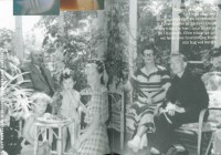 [George og Ellens familie. Sort-hvid snapshot] George omgivet af sin værtsfamilie i Vinterhaven på gården i Osted.